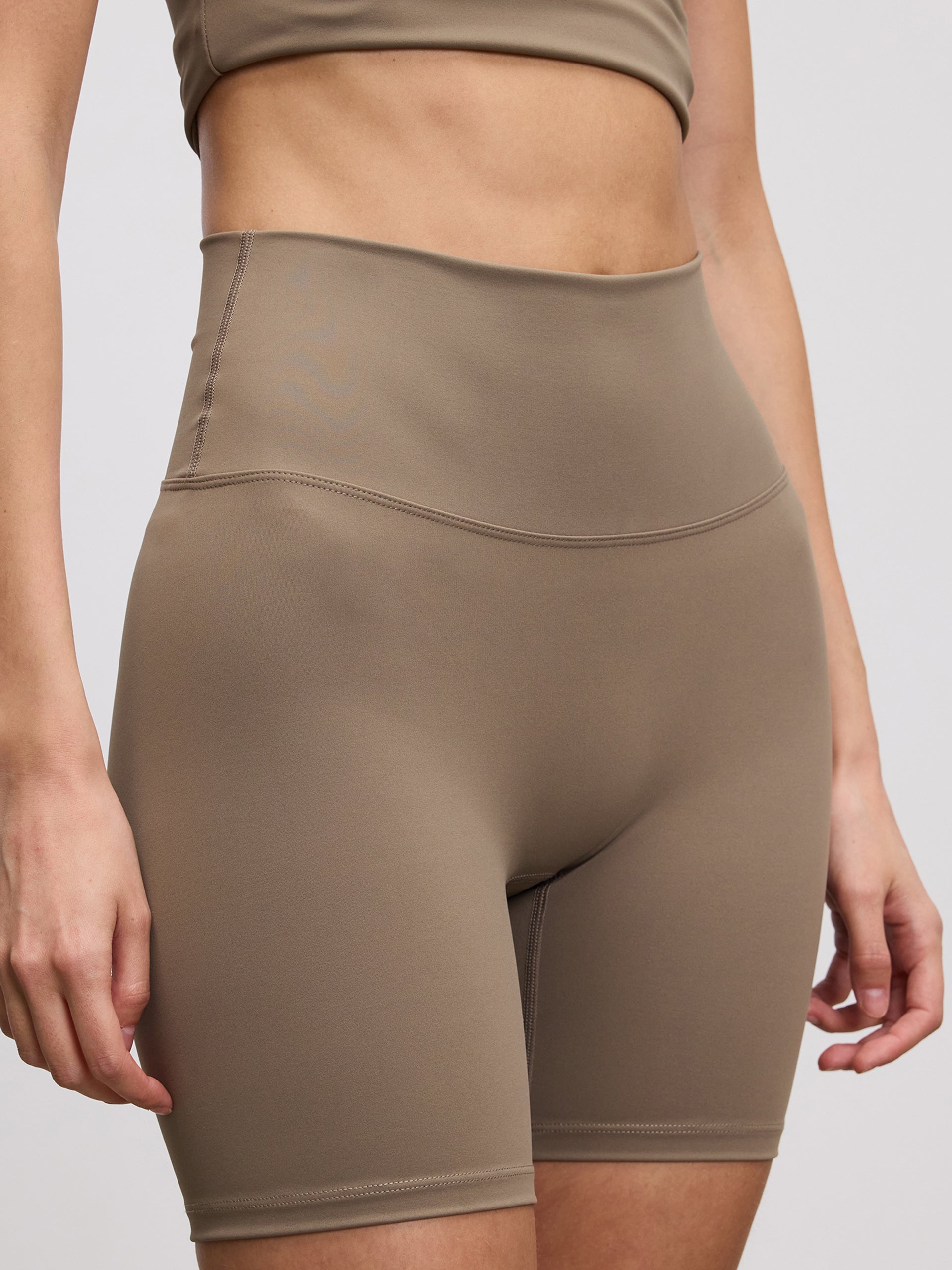 Womens Active Short in Taupe
