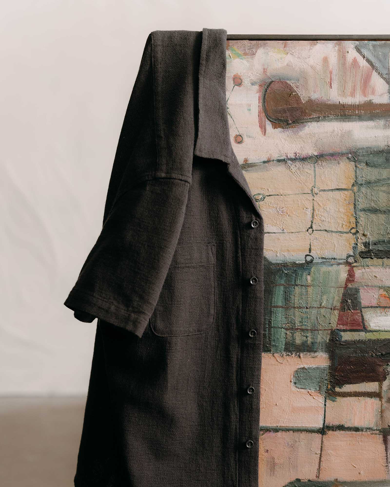 The Conrad Shirt in Faded Black Linen