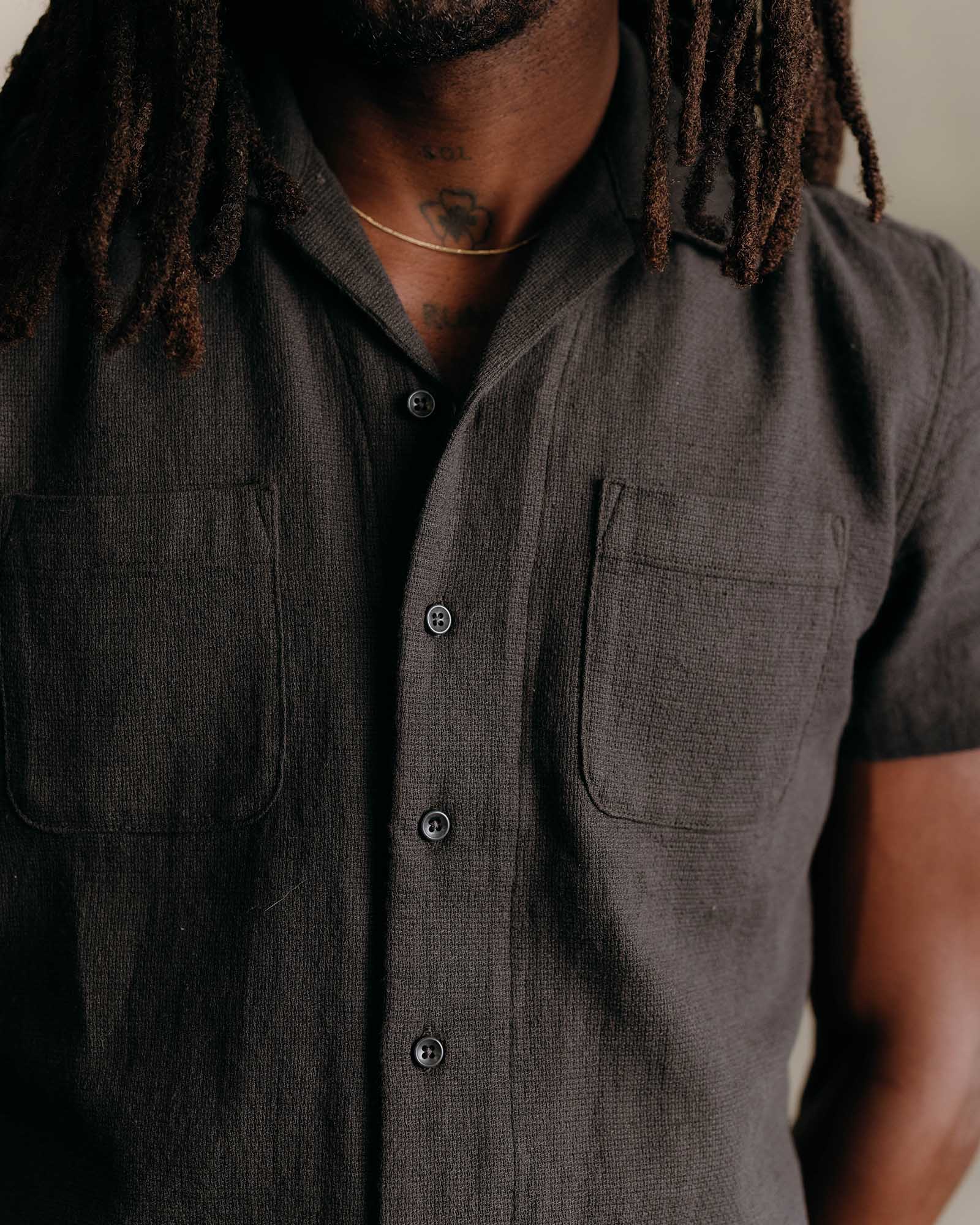 The Conrad Shirt in Faded Black Linen