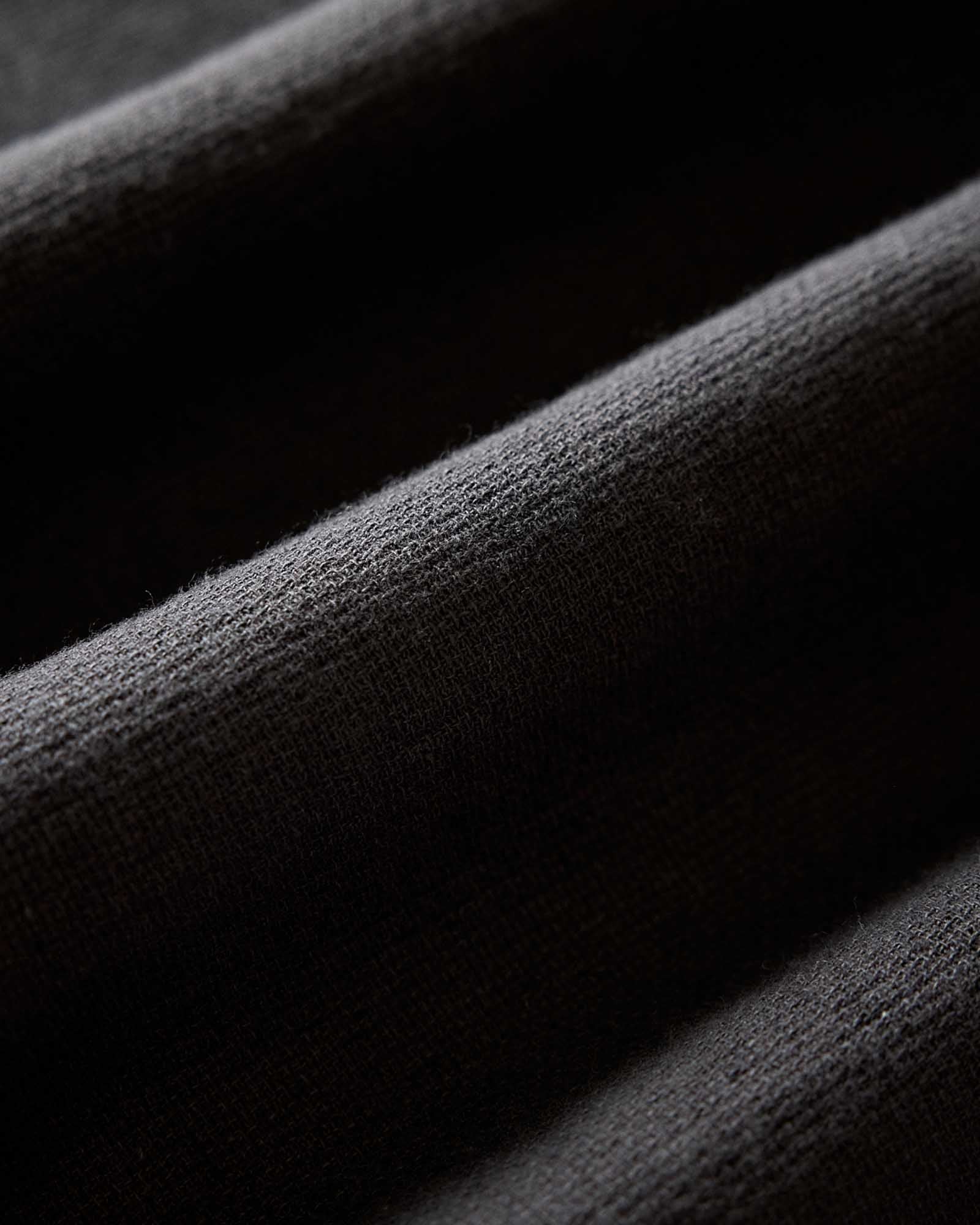 The Conrad Shirt in Faded Black Linen