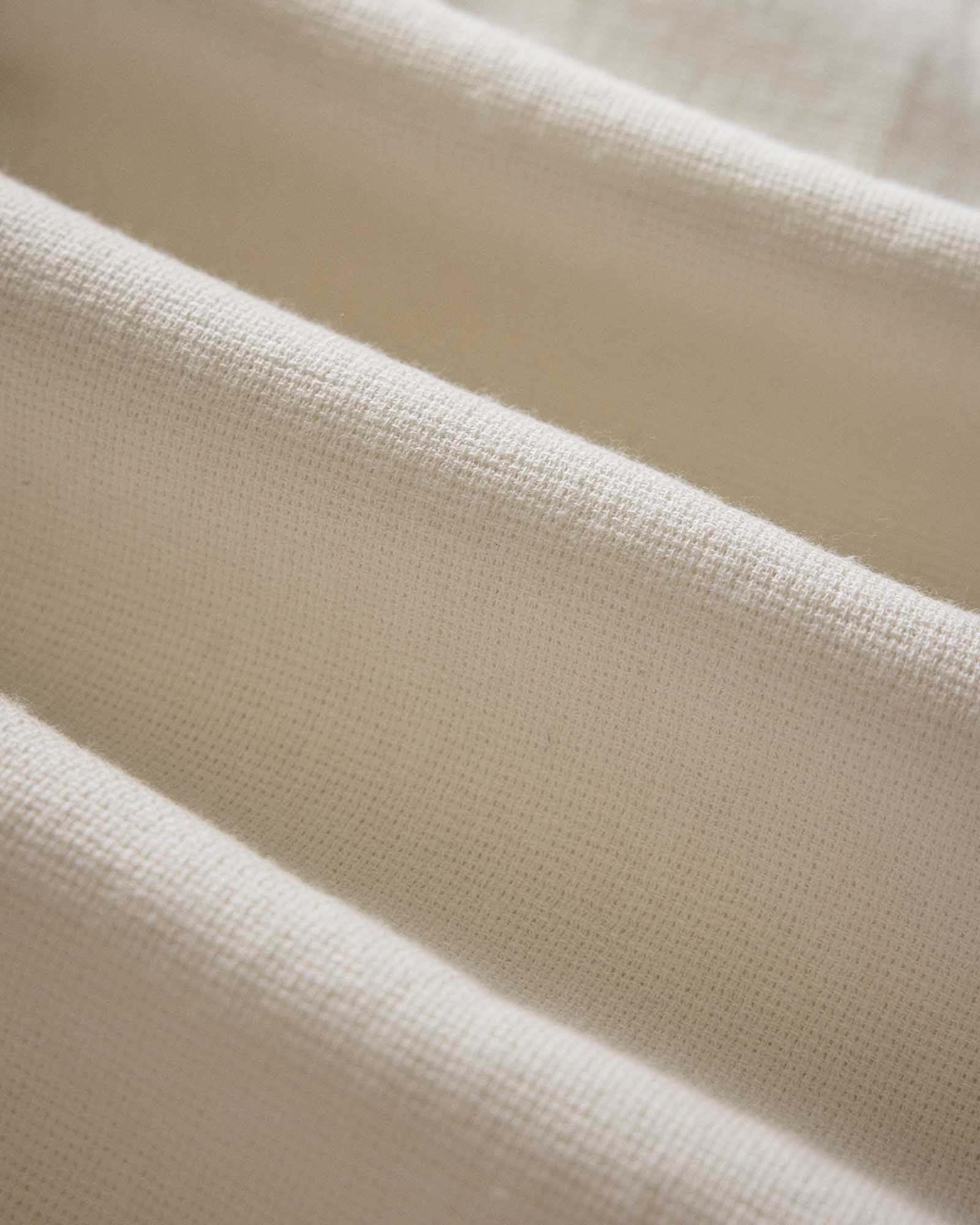 The Conrad Shirt in Vintage White Linen